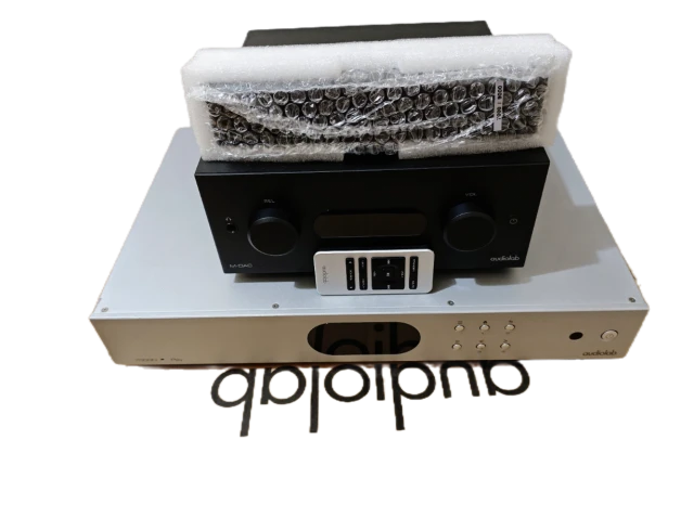 Audiolab 7000N Play KAI Audiolab M DAC PLUS