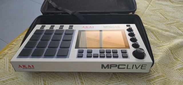 Akai MPC Live