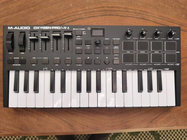 M-Audio Oxygen Pro Mini – Σε , κατάσταση