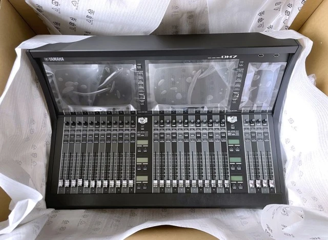 Yamaha DM7