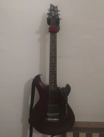 Cort M200 / EMG 81 85 Active Pickups