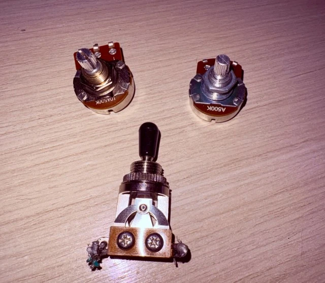 2 Ποτενσιόμετρα 500k / 3 Way Selector