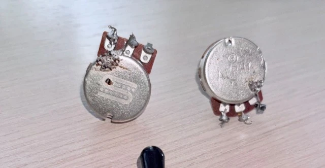 2 Ποτενσιόμετρα 500k / 3 Way Selector