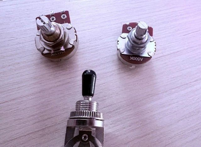 2 Ποτενσιόμετρα 500k / 3 Way Selector