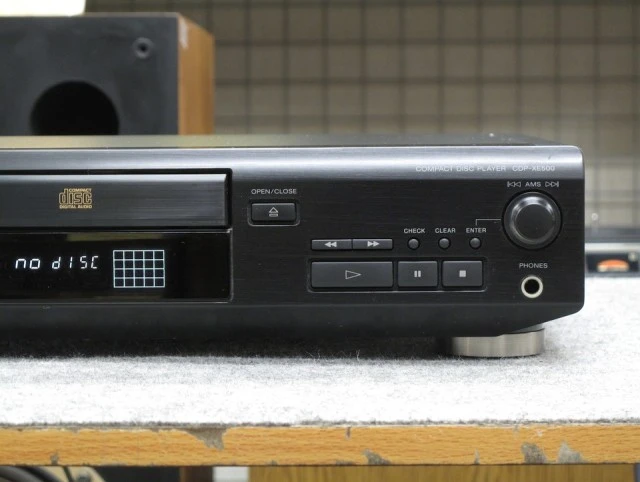 CD Player Sony CDP - XE 500
