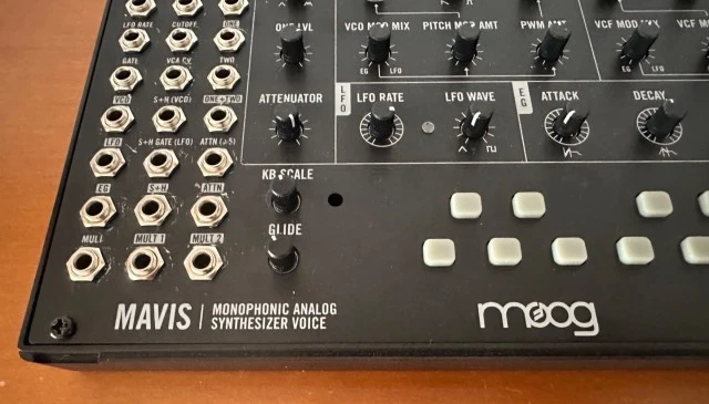 Αναλογικό monosynth Moog Mavis