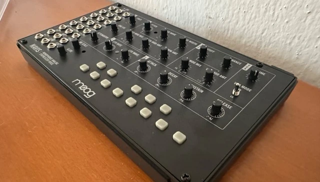 Αναλογικό monosynth Moog Mavis
