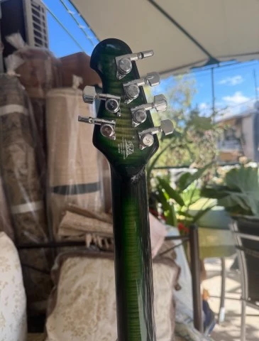 Ernie Ball Music Man John Petrucci Majesty Malachite 6