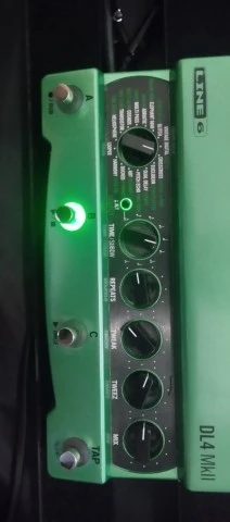 Line 6 Dl4 MkII delay + looper