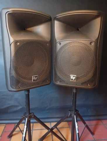 PA set Dynacord PM600 & ElectroVoice ZX4