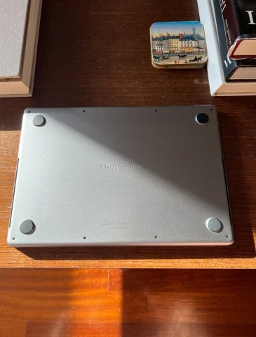 MacBook Pro 14" - M1 Pro 10core / 32GB RAM / 1TB SSD