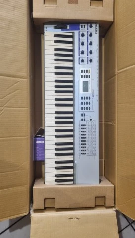 Yamaha CS2x με δώρο διπλή βάση και Delta 1010
