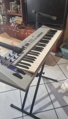 Yamaha CS2x με δώρο διπλή βάση και Delta 1010