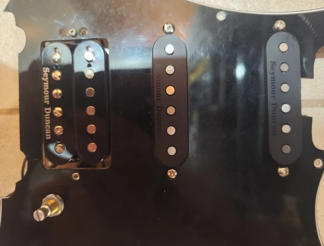Seymour Duncan set full load pickguard