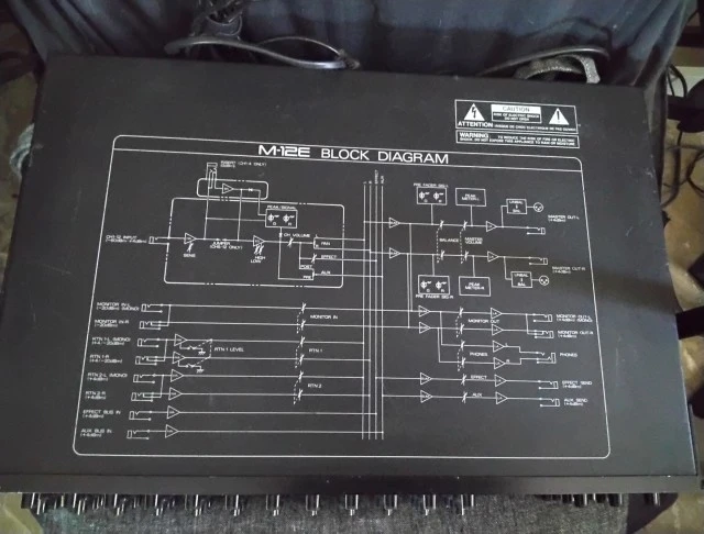 Roland M-12E Rack Mixer