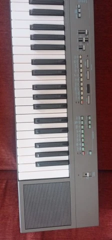 Yamaha PSR-40 