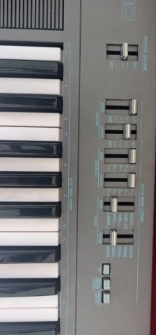 Yamaha PSR-40 