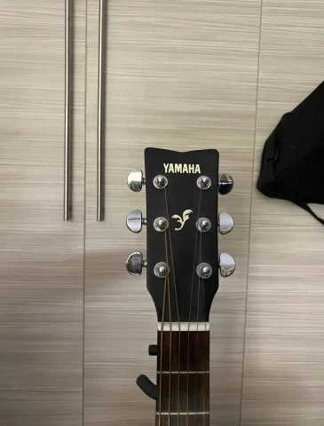 Yamaha F370 Black Acoustic Guitar