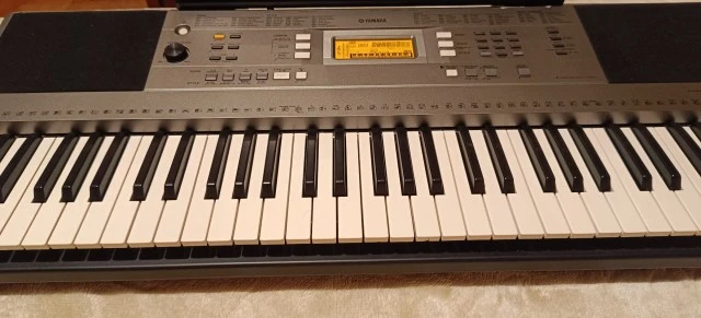 Keyboard Yamaha PSR-E353