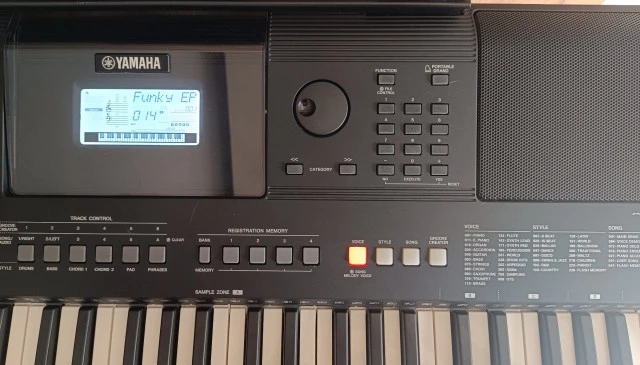 Yamaha PSR-E463 Keyboard