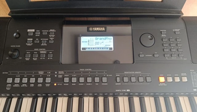 Yamaha PSR-E463 Keyboard