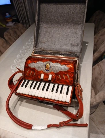 Akordeon Crucianelli 32 bass