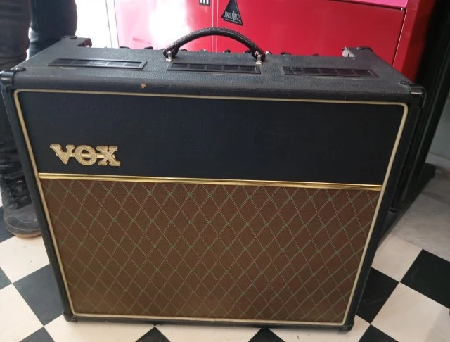 Vox Ac30cc1 + δερμάτινο κάλυμμα 