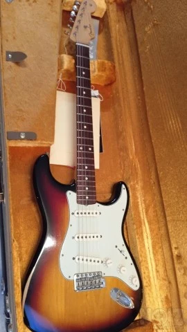 Fender 60's Road Worn Stratocaster aged 