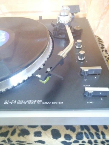 JVC QL-F4 Direct Drive