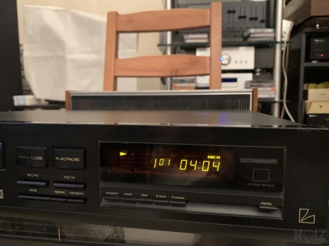 CD player  Luxman D-321