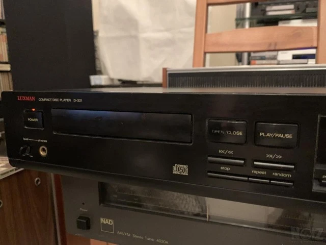CD player  Luxman D-321