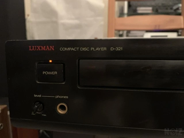 CD player  Luxman D-321