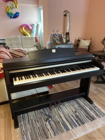 Πιάνο Yamaha Claviniva