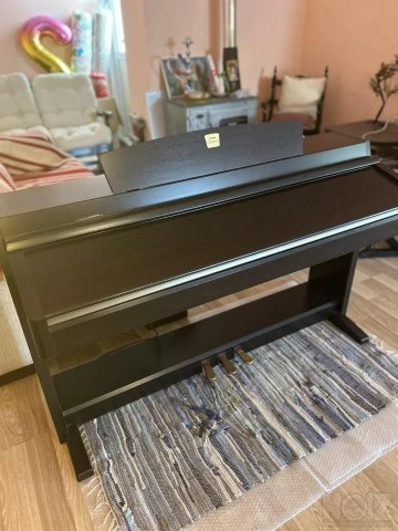 Πιάνο Yamaha Claviniva