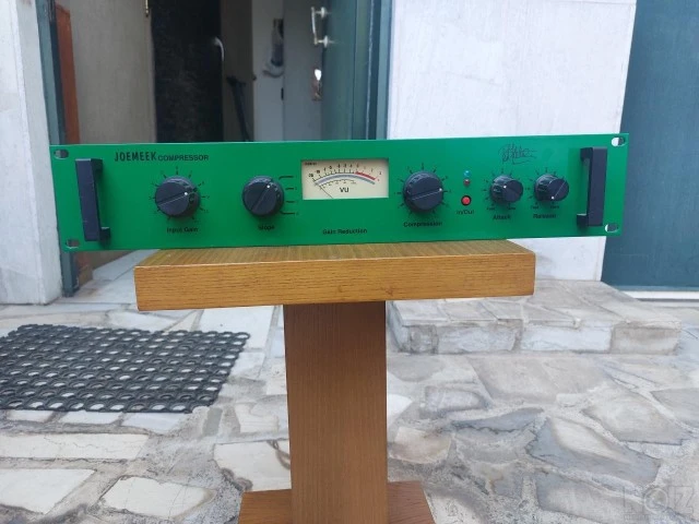 Joe Meek stereo compressor