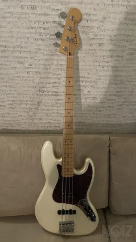 Fender Jazz Bass Player Plus