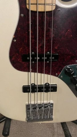Fender Jazz Bass Player Plus