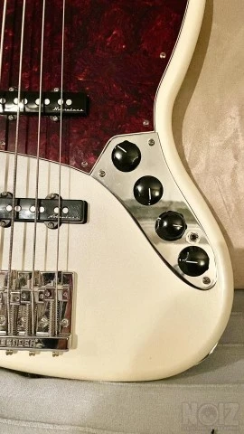 Fender Jazz Bass Player Plus