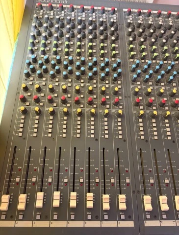 Soundcraft Spirit Studio LC24 κονσόλα/Mi