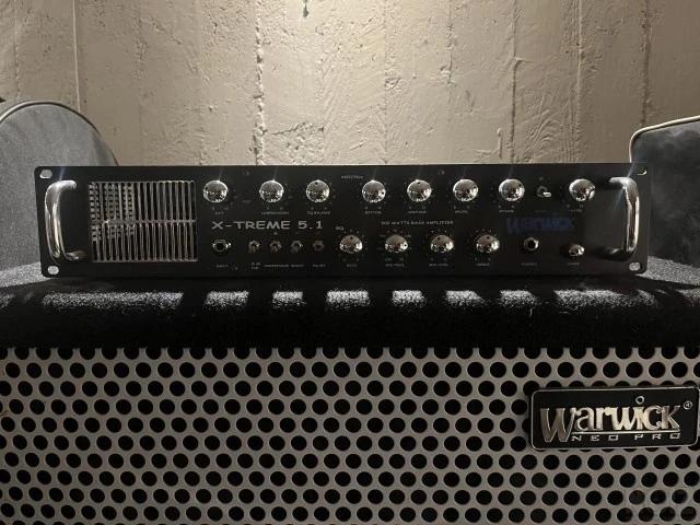 Warwick X-Treme 5.1 &amp; Καμπίνα 8x10