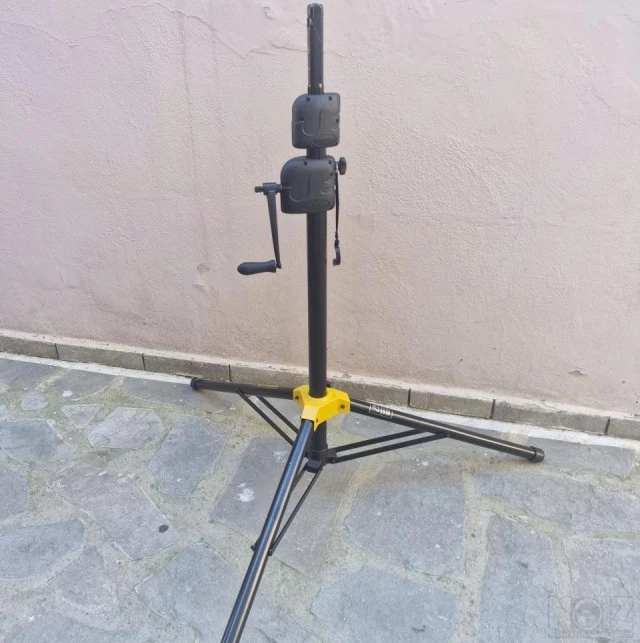 Βασεις Ηχείων Hercules HC-SS710B