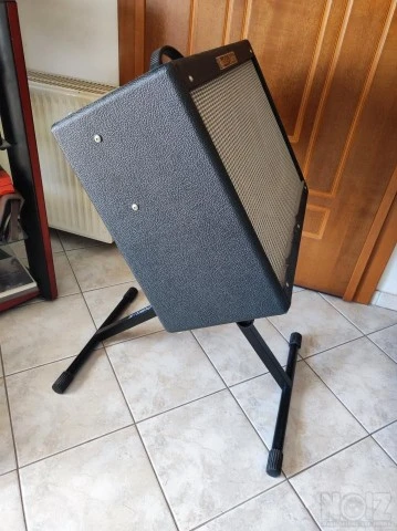 QUIKLOK BS-620 Amplifier Stand