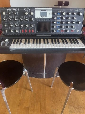 Moog voyager blue edition