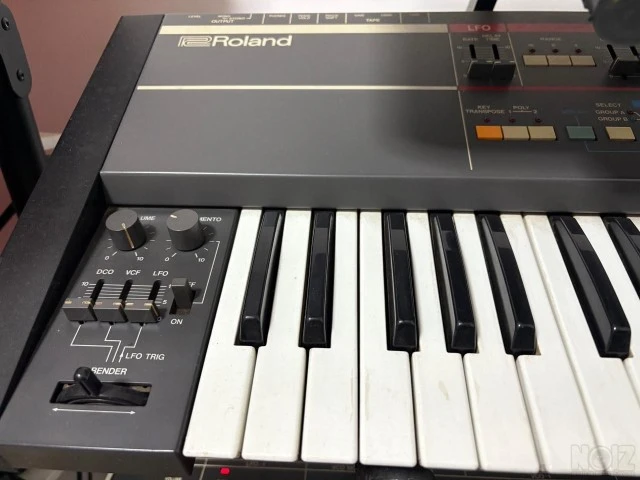 ROLAND Juno-106