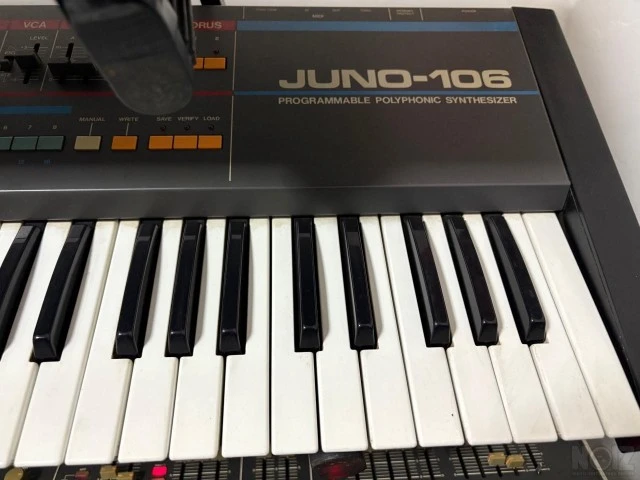 ROLAND Juno-106