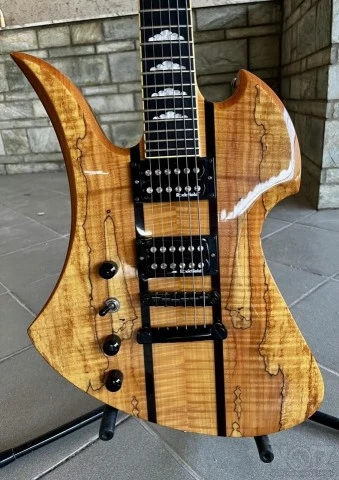 Αριστερόχειρη B.C.Rich Exotic Classic Mo