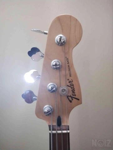 Fender Standard Precision Bass
