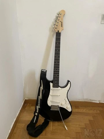 Yamaha EG-303 + Laney HC25R + Rocktek Me