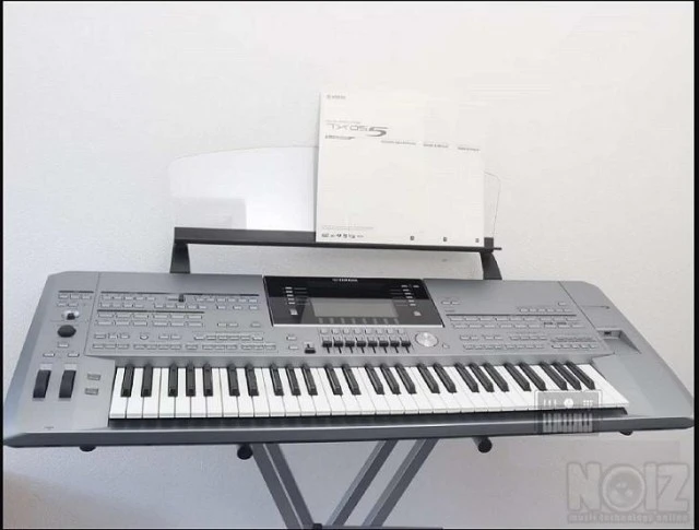 Yamaha Tyros 5 Workstation Keyboard
