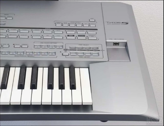 Yamaha Tyros 5 Workstation Keyboard